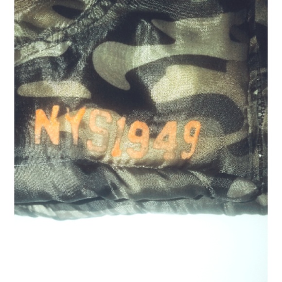 Size 3T Hunter Camouflage Zip Front Puffer Vest - Picture 2 of 3